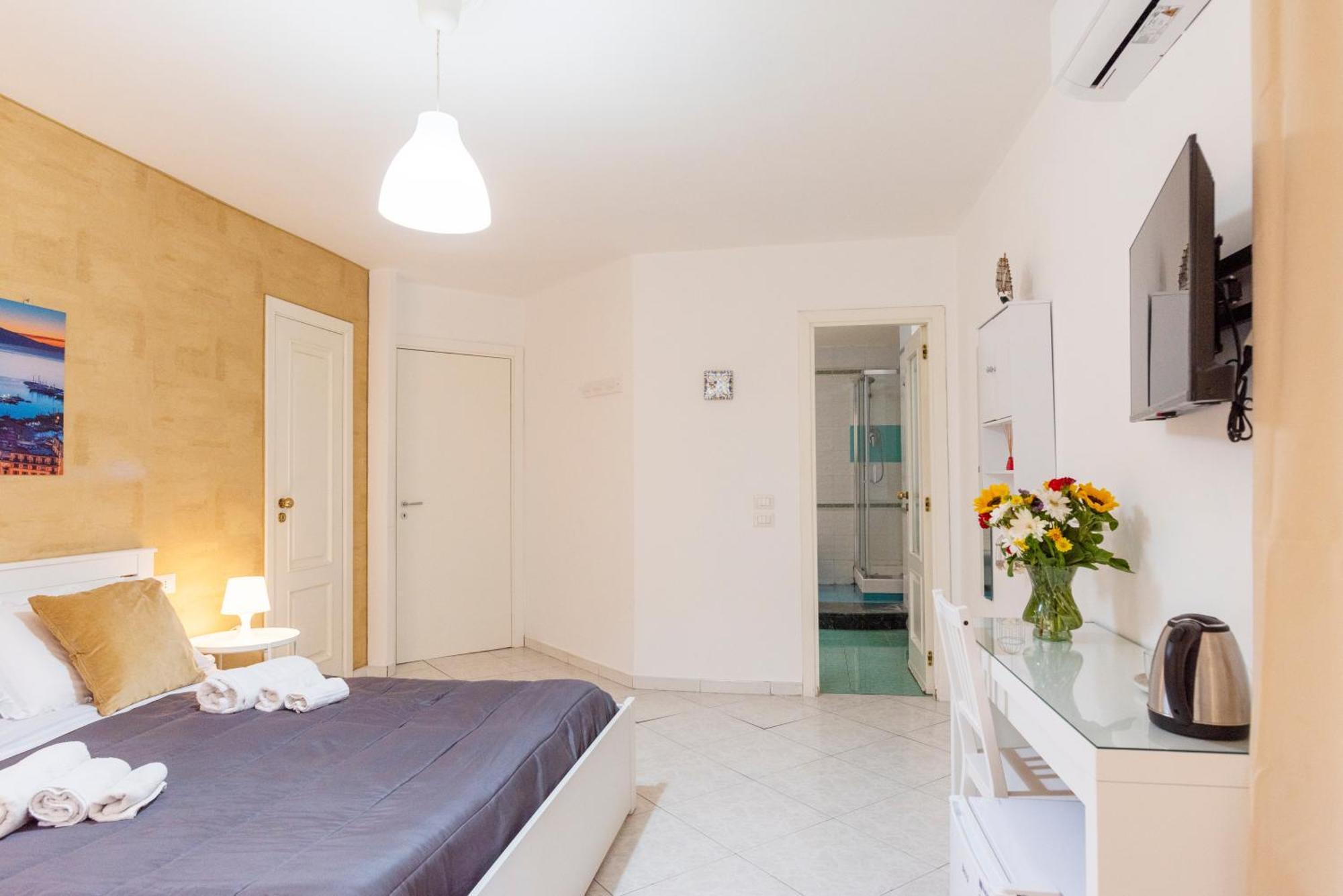 Napoli Centro, Dm Suites Ngoại thất bức ảnh